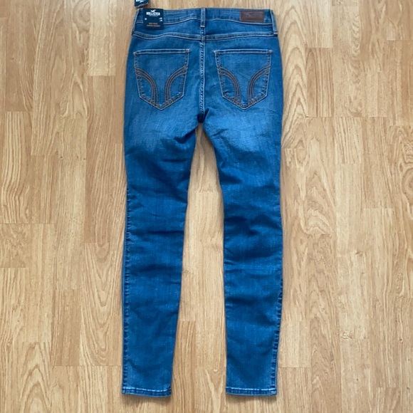 NWT Hollister Mid-rise super skinny jeans - Picture 3 of 4
